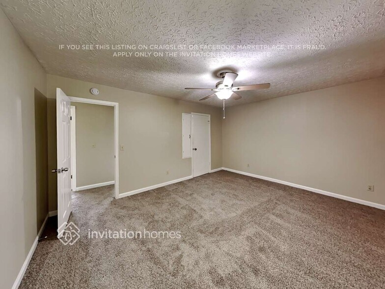 Building Photo - 104 Village Ct