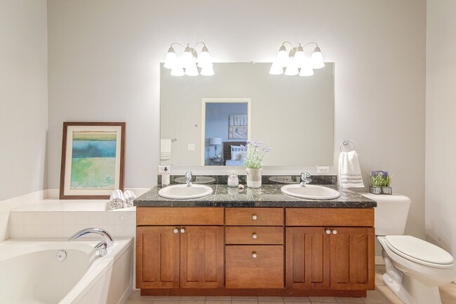 Building Photo - 2B/2B Luxury Louisville Condo with Mountai...
