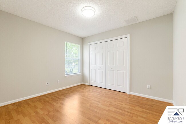 Building Photo - 24 Pittwick Ln