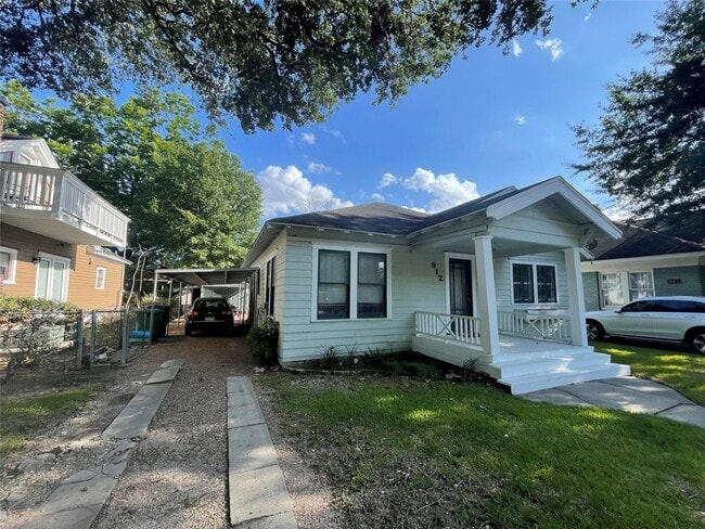 Building Photo - 912 W Melwood St