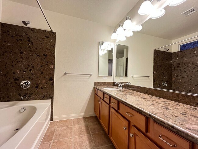 Building Photo - Desirable 4 Bedroom 2.5. Bathroom home in ...