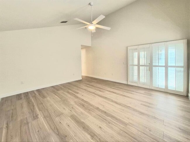 Building Photo - 2214 Green Oaks Ln