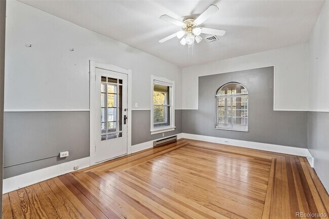 Building Photo - 1532 N Chestnut St