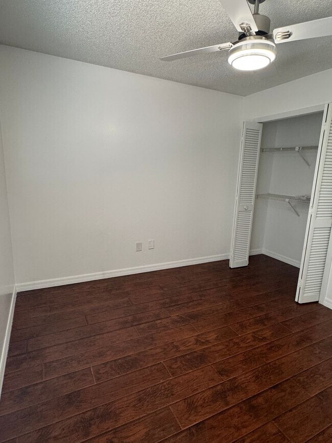 Building Photo - Freshly Updated Home for Lease – Move-In R...