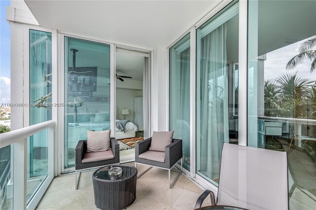 Building Photo - 1000 South Pointe Dr