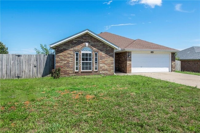 Building Photo - 520 Dewberry Ln
