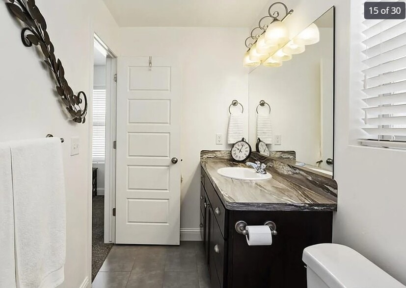 Building Photo - 5196 Ryanne Way