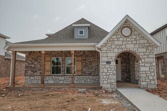 Building Photo - 4 bedroom 3.5 bath home!