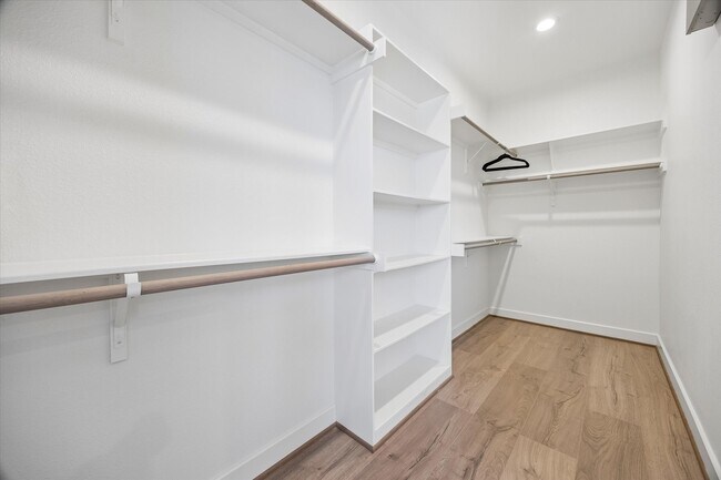 Building Photo - 10614 Cascade Ledge Ln