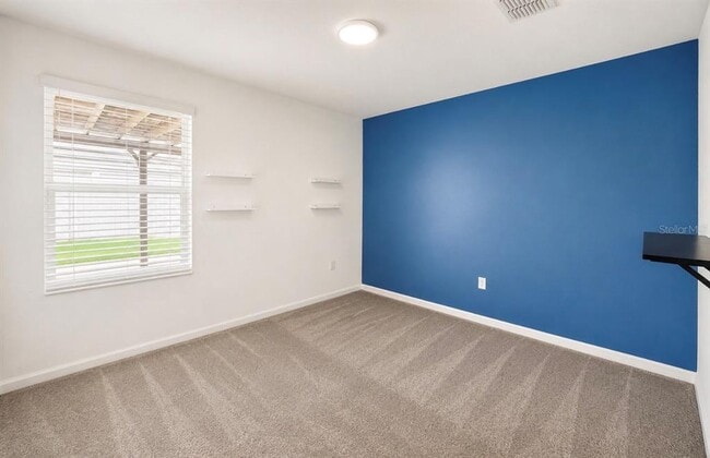 Building Photo - 672 Sand Pne Ln