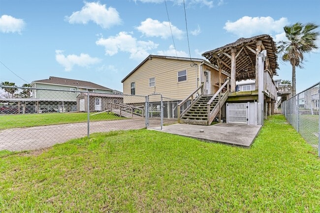 Building Photo - 5 Highland Dr