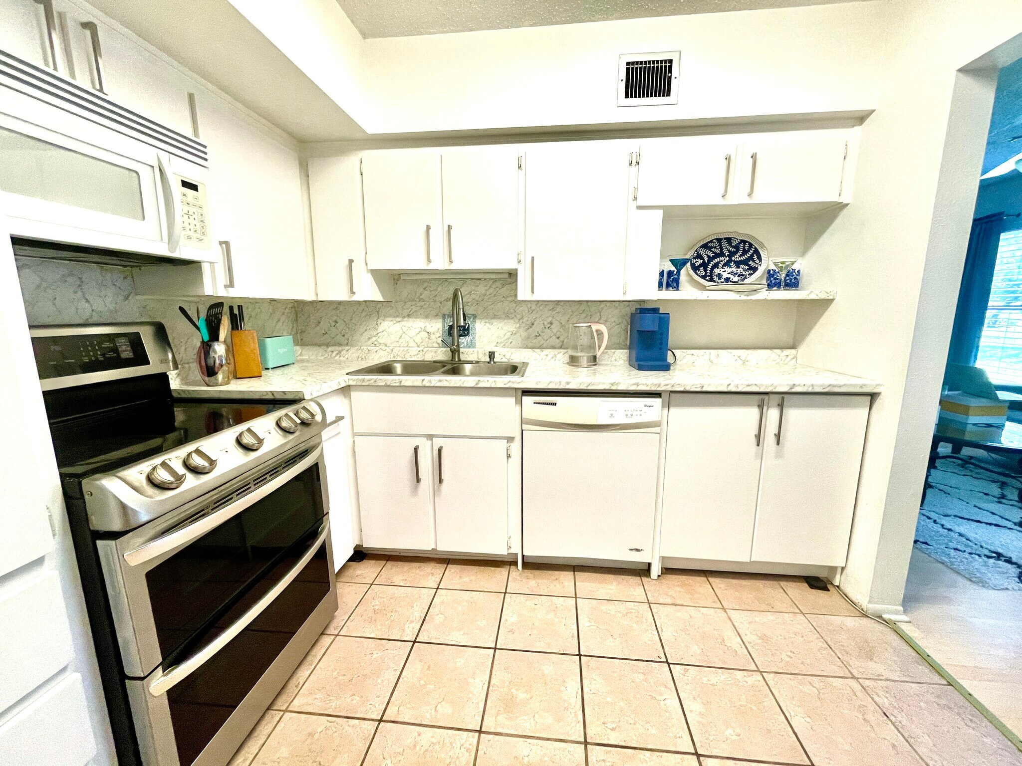 Extra meal prep space over other condos - 2331 Finlandia Ln