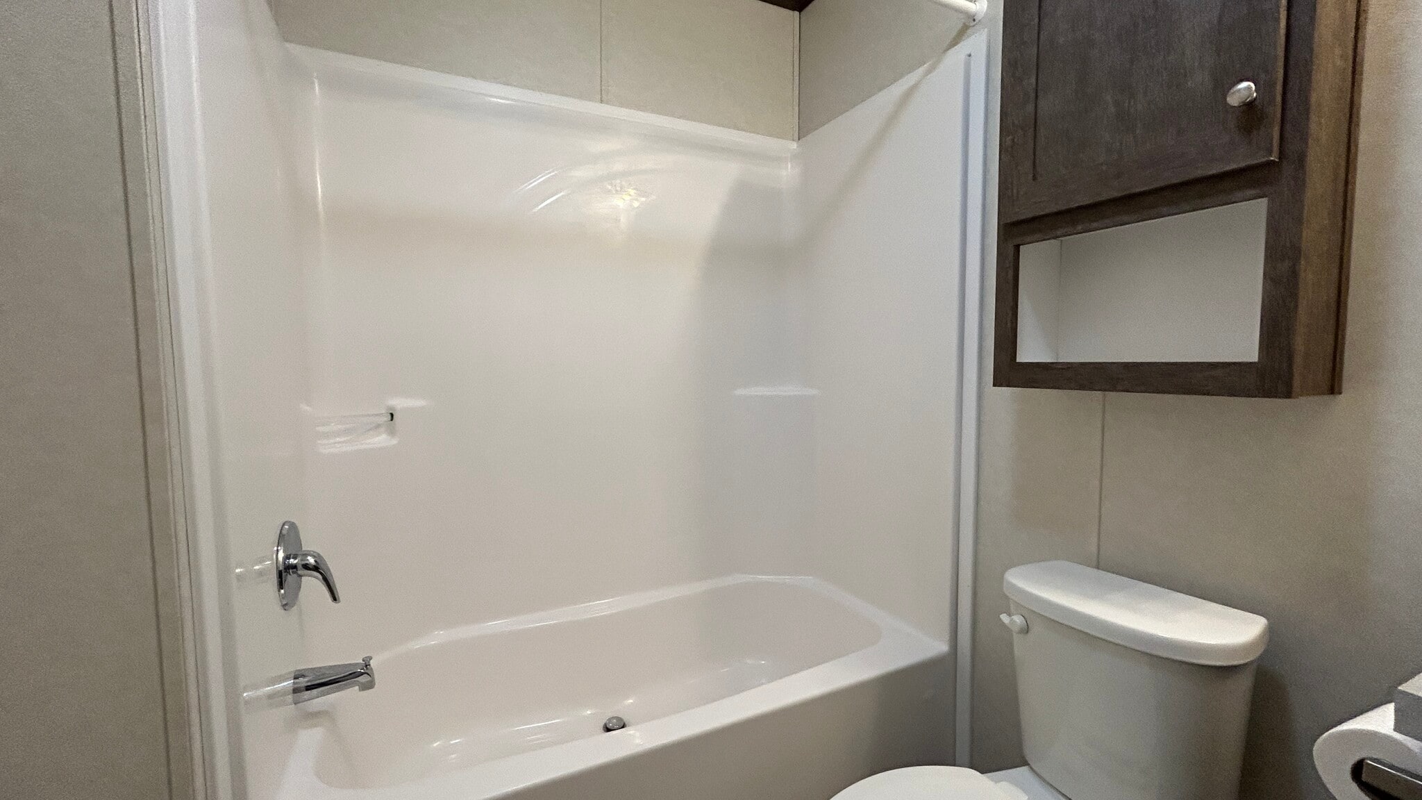 Building Photo - 18 Skeena St