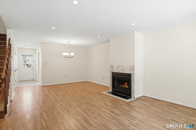 Building Photo - 83 Hilltop Dr