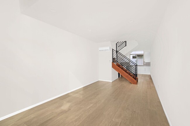 Building Photo - Exceptional 2 bdrm+office Modern Townhome