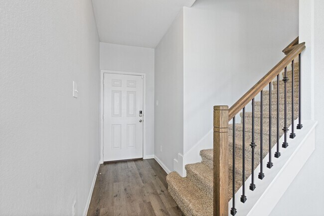 Building Photo - 3902 Deledda Dr