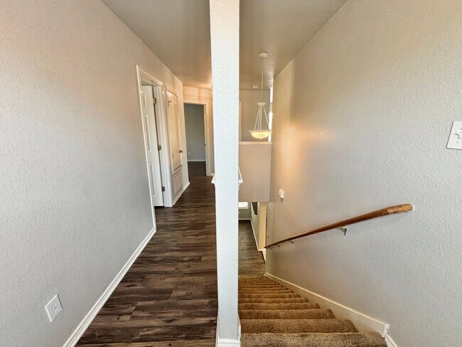 Building Photo - Amazing 4 Bedroom Home!