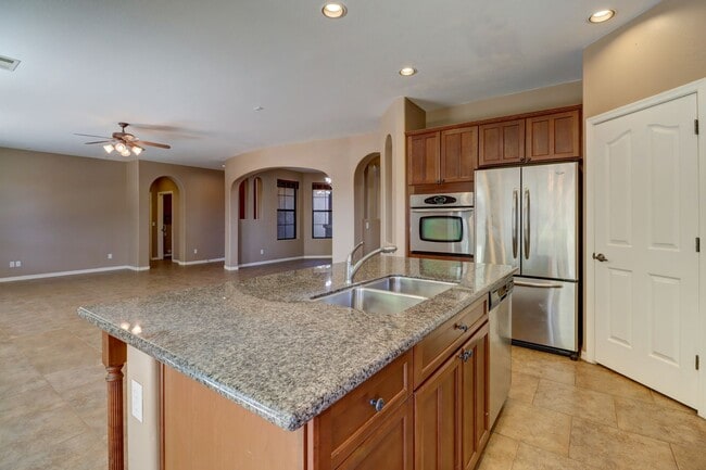 Building Photo - Beautiful 4 bedroom 2 bathroom home in Prescott!