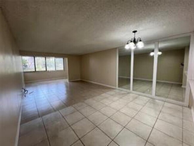 Building Photo - 8040 Hampton Blvd