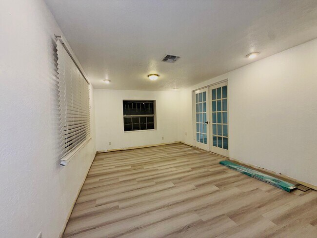 Building Photo - 6921 Long Needle Ct