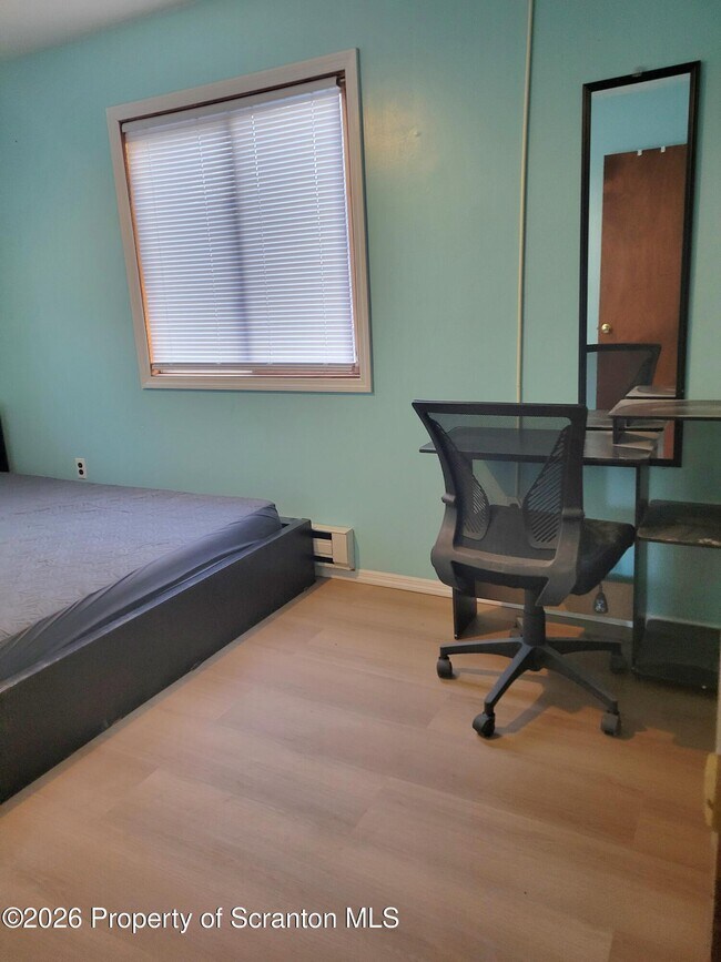 Building Photo - 353 Saunders Dr