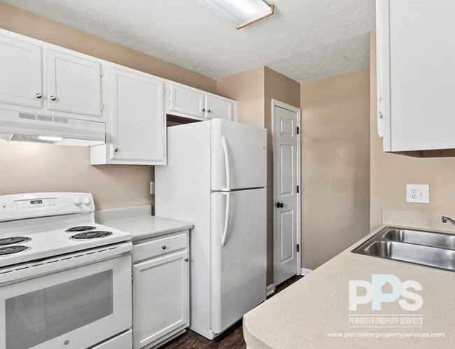 Building Photo - Peachtree Crossings Apartments