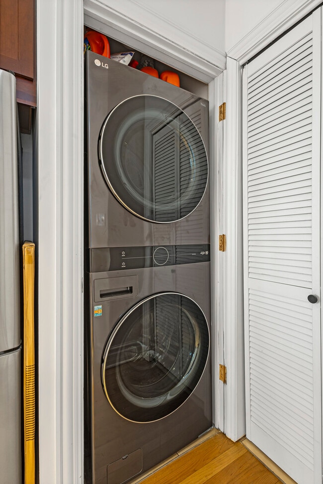 Building Photo - 1709 N Crilly Ct