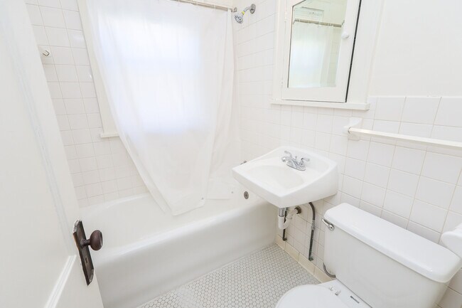 Building Photo - Pleasant Ave Apartments | 3521