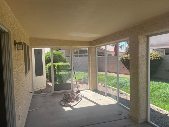 Building Photo - 55+ 2 Bed 2 bath home!