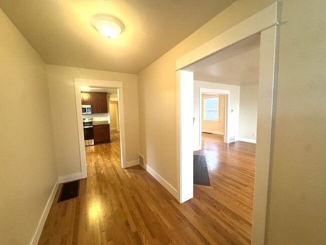 Building Photo - 1735 24th Ave