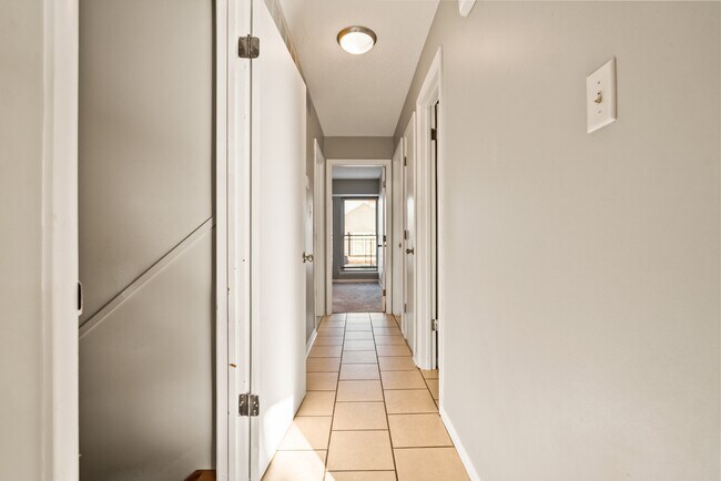 Building Photo - 4521 SW 33rd Terrace