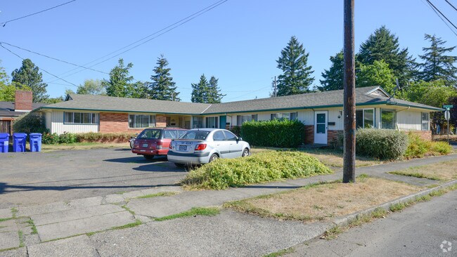 Building Photo - 7327 7347 SE Henry St