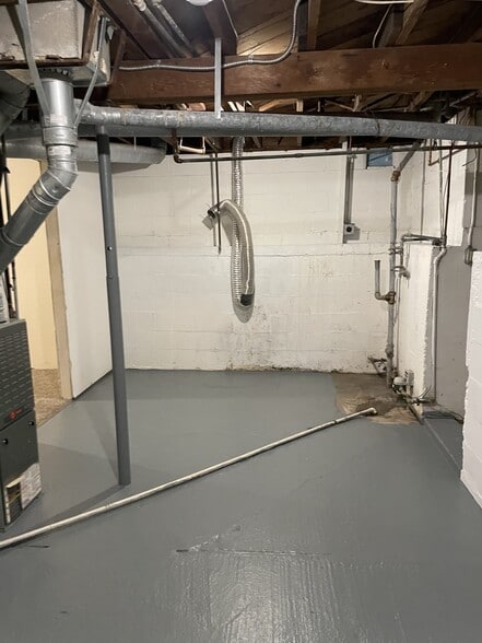 Laundry Hook-ups - 46 Martinview Rd