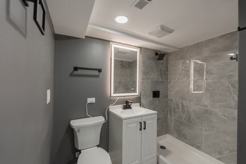 Building Photo - 4627 N Monticello Ave