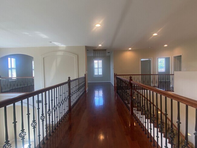 Building Photo - AVAILABLE BY 1/1/26 - ELEGANT AND SPACIOUS 4 BED, 4 BATH 2 STORY HOME WITH VIEWS OF EL DORADO HILLS