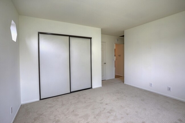 Building Photo - 6054 Ashley Pl