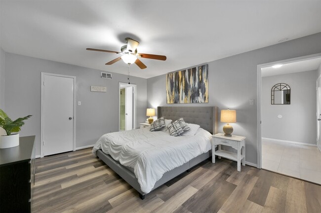 Building Photo - 124 April Point Dr N