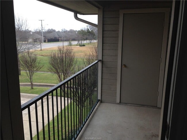 Building Photo - 100 Deacon Dr