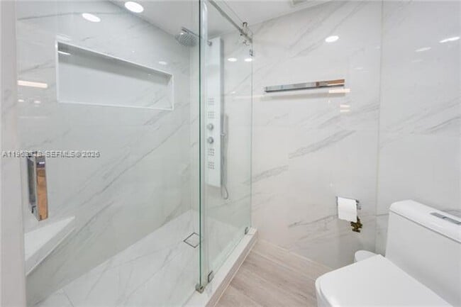 Building Photo - 3530 Mystic Pointe Dr