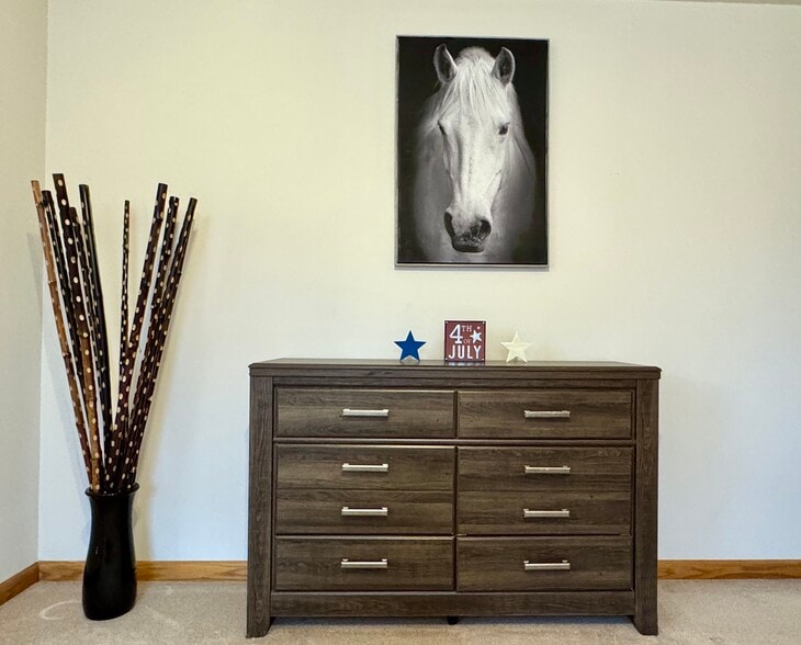 Besroom 1 - 33 Millbrook Rd