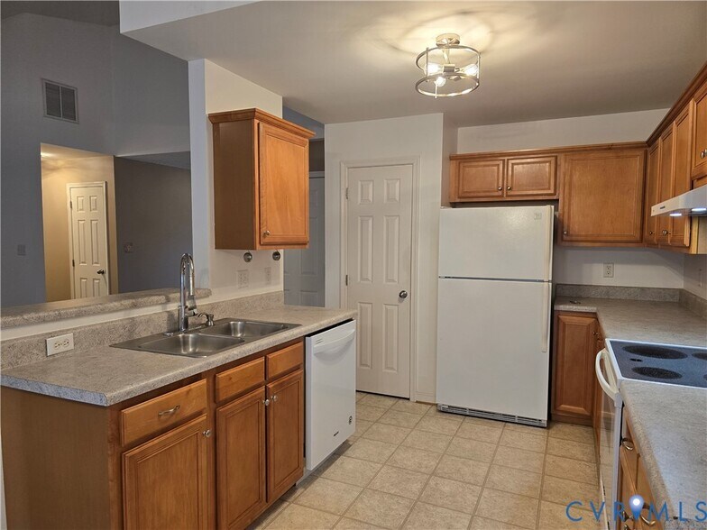 Building Photo - 5607 Jessup Station Pl