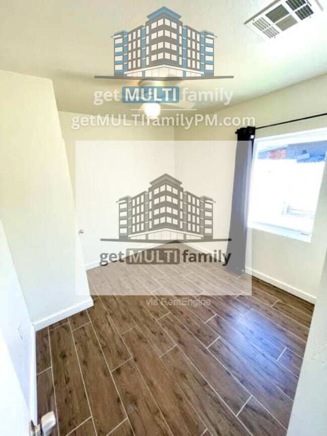 Building Photo - 1402 E McKinley St