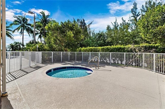 Building Photo - 1432 Ave