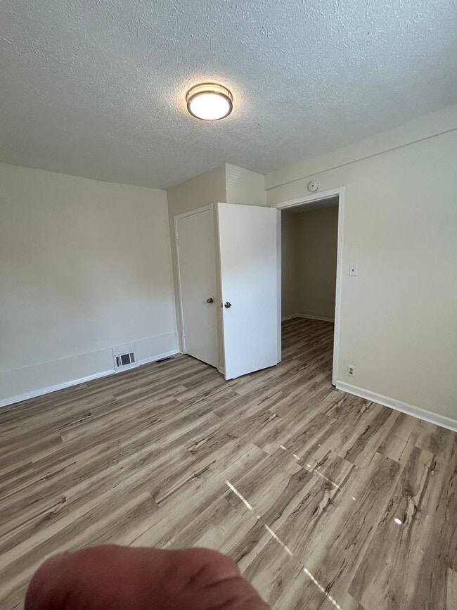 Building Photo - 5355 Helen Ave