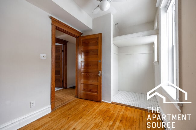 Building Photo - 2442 N Ashland Ave