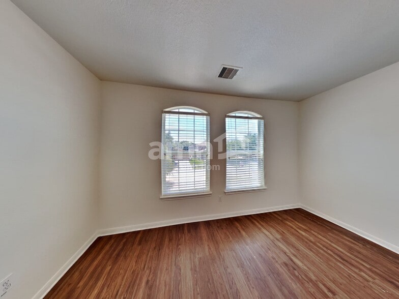 Building Photo - 5702 Rocky Trail Dr
