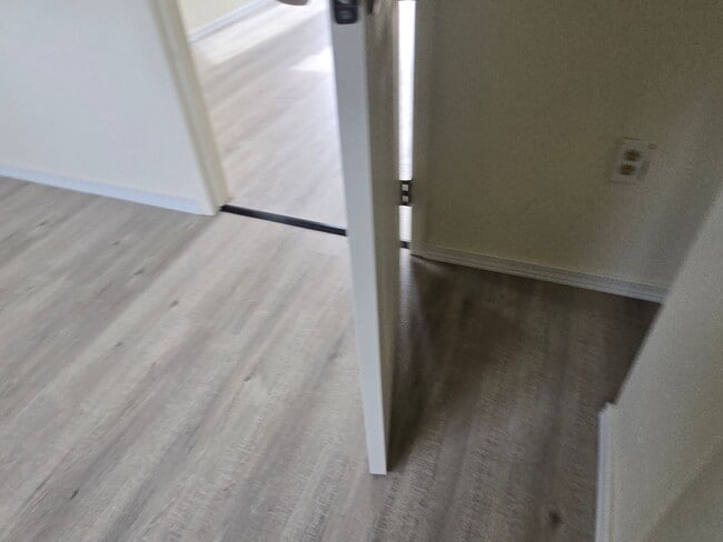 Building Photo - SS2231-3