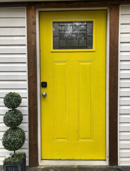 Building Photo - 8 Battery Dr