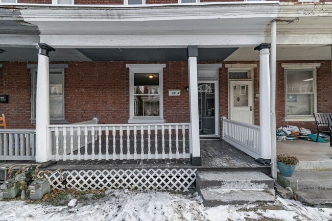 Building Photo - 3 Bedroom 1 Bathroom home in Harrisburg, PA