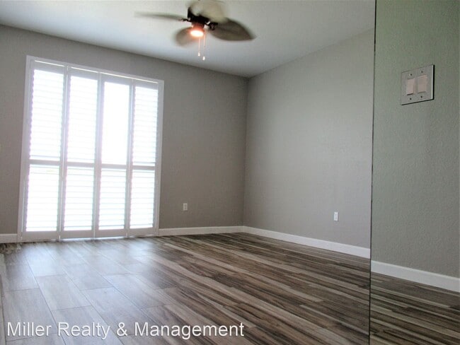 Building Photo - 2 br, 2 bath House - 4717 Dolphin Cay Lane, S